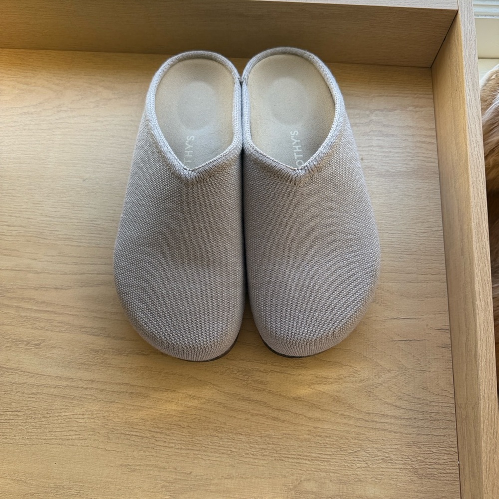 Rothy’s casual clog in wool dove